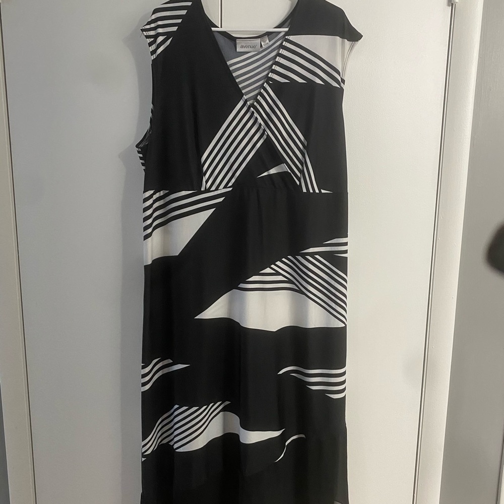 Avenue brand dress